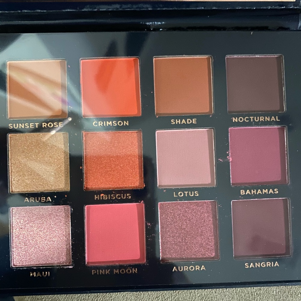 NIB Ace Beauté Eyeshadow Palette